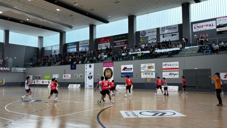 Balopal - Ademar Le&oacute;n en la Final Four infantil en el Pabell&oacute;n Mariano Haro