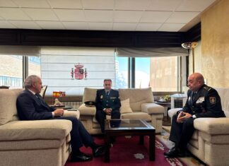 El delegado del Gobierno recibe al nuevo Comisario de la Policía Nacional en Palencia