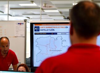 Fernández Mañueco participa en el Comité de Crisis establecido en el 112, junto a la vicepresidenta y el consejero de Sanidad