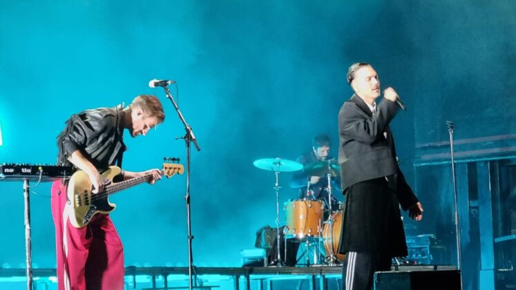 Miss Caffeina y Stereo Grace actuando en el Parque del Sal&oacute;n