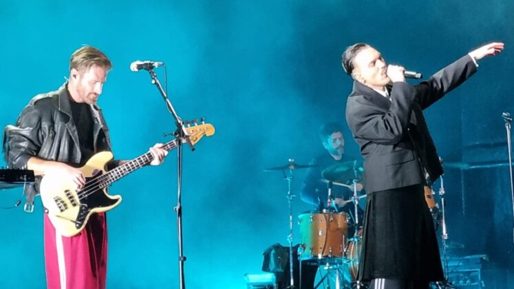 Miss Caffeina y Stereo Grace actuando en el Parque del Sal&oacute;n