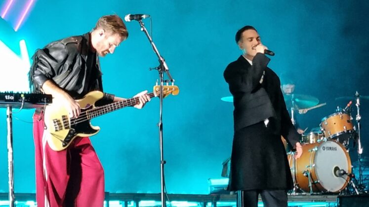 Miss Caffeina y Stereo Grace actuando en el Parque del Sal&oacute;n