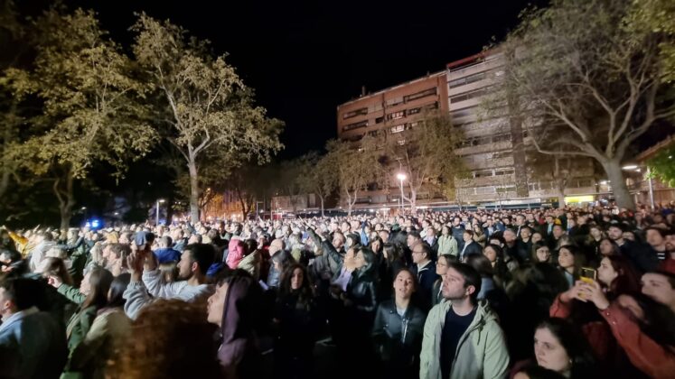 Miss Caffeina y Stereo Grace actuando en el Parque del Sal&oacute;n