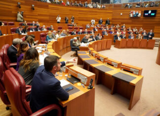 Aranceles y Día de la Comunidad centran el primer pleno de abril en las Cortes de Castilla y León Pleno de las Cortes de Castilla y León que comienza con las preguntas de control a los miembros del Ejecutivo autonómico.