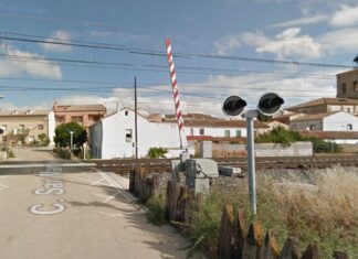 Adif suprimirá el paso a nivel doble de Magaz con dos pasarelas