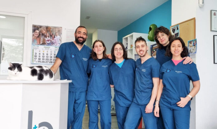 bigotes portada “No se puede fiscalizar nuestro criterio clínico, al igual que no se hace con el de los médicos”