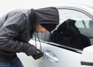 Detenido por robar en el interior de un vehículo estacionado en el Centro Asistencial San Juan de Dios robo vehículo