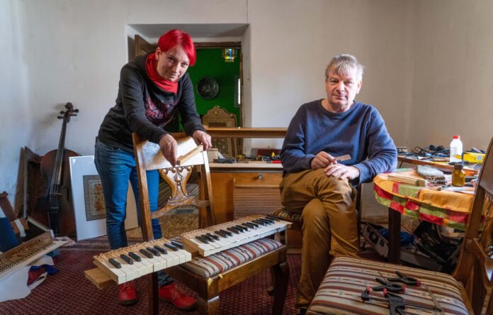 El maestro de música sacra y restaurador de harmonio y órgano Matthias Müller