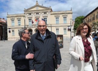 Vidal-Quadras alerta en Palencia sobre el “debilitamiento” de España y urge elecciones