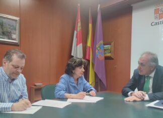 La Junta anima a las empresas palentinas a adherirse al Carné 60 CyL para fomentar el consumo local y crear sinergias Reunión Carné 60 CyL Palencia Abierta