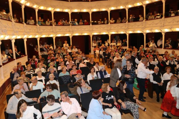 Clausura de las Aulas de Mayores Curso 2024-2025 en el Teatro Principal