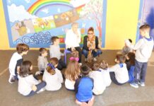 Usuarios de la Ayuda a Domicilio de Palencia regresan al cole para seguir “jugando entre recuerdos”