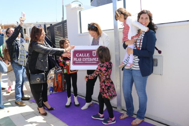 Inauguraci&oacute;n Calle Pilar Est&eacute;banez