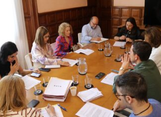 Adjudicada por 89.693 euros la instalación fotovoltaica en el Mercado de Abastos junta gobierno plaza de abastos