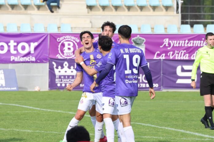Palencia Cristo Atlético celebrando un gol ante el Laguna