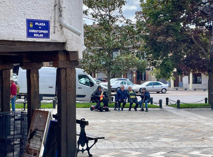 Plaza de Christopher Nolan en Saldaña