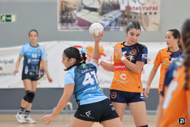 Rub&eacute;n D&iacute;az (@fotografiardiaz). Club Balonmano Palencia Femenino vs CBM Maravillas