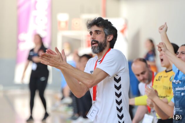 Rub&eacute;n D&iacute;az (@fotografiardiaz). Club Balonmano Palencia Femenino vs CBM Maravillas