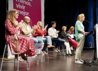 Imagen de archivo. La ministra de Trabajo, Yolanda Díaz, participa en un acto de Sumar por la reducción de la jornada laboral con el lema ‘Trabajar menos, vivir mejor’. / ICAL