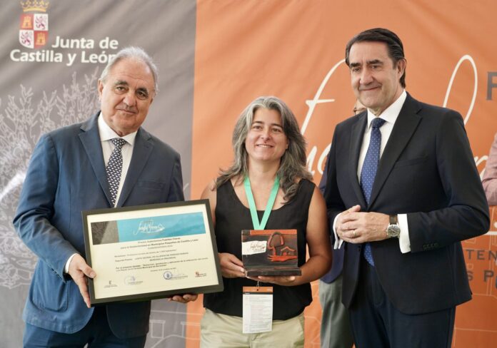 El consejero de Medio Ambiente, Vivienda y Ordenación del Territorio entrega los premios Fuentes Claras