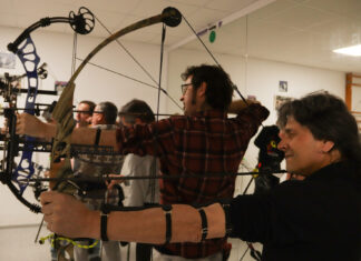 ¿Y si fueras tú el próximo Vengador? El Club Orión te deja probar el tiro con arco Fotografía: Club Arco Orión Palencia