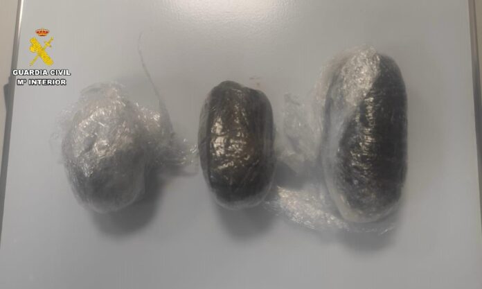 Detenida una mujer por intentar introducir sustancias estupefacientes en la cárcel de Dueñas