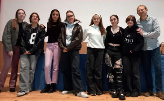 Matar-la-Voz,-Asier-Aparicio