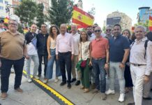 Más de 150 palentinos participan en la concentración convocada por el PP en Madrid contra el gobierno de Sánchez PP Palencia en concentración de Madrid