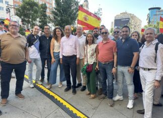 Más de 150 palentinos participan en la concentración convocada por el PP en Madrid contra el gobierno de Sánchez PP Palencia en concentración de Madrid