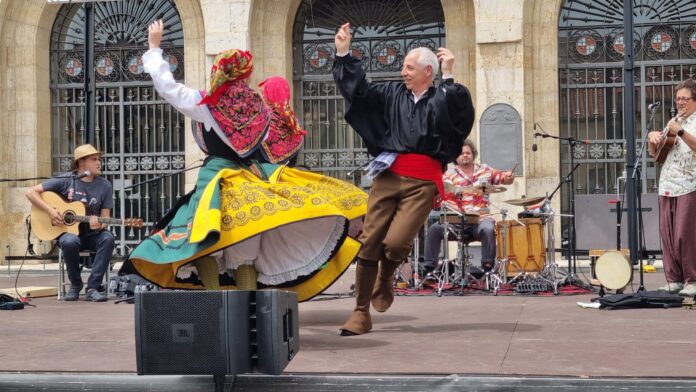 VERMÚ FOLK con PATAS DE PECES
