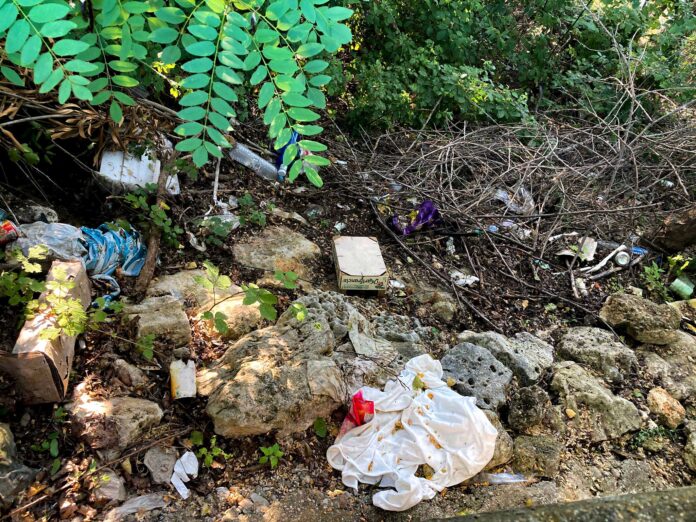 Basura en el río Carrión