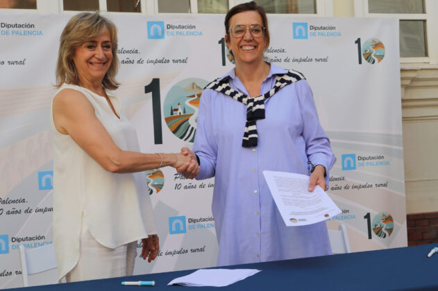 Firma de convenios de colaboraci&oacute;n con los Grupos de Acci&oacute;n Local. Fotograf&iacute;a: Br&aacute;gimo