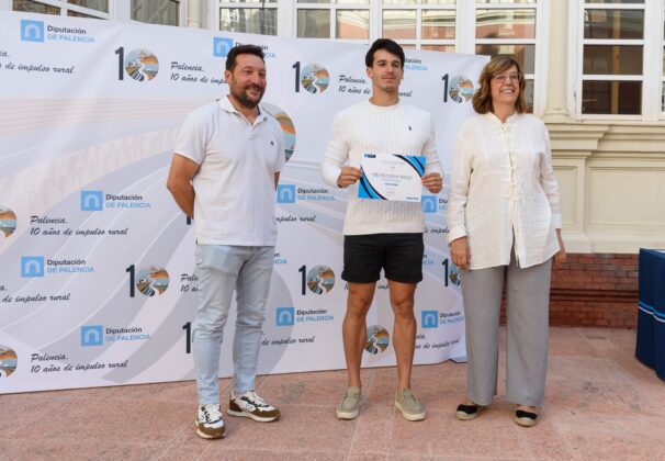 Fotos entrega becas a deportistas