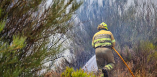 Labores de extinción en el incendio de Sierra de La Culebra en julio de 2022