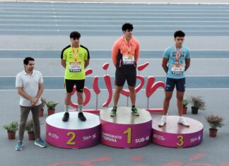 Samuel Gutiérrez, del Club Atletismo Puentecillas, en el podio del Campeonato de España sub16