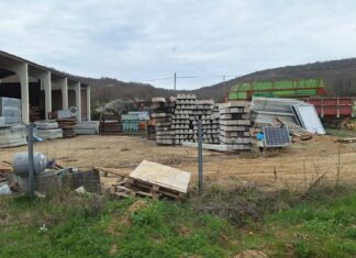 Sancionan con 3.000 euros al propietario de una finca en Vallespinoso de Cervera por un vertido ilegal de placas solares