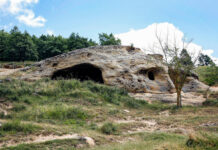 Parece una cueva, pero ésta es una de las iglesias visigodas más curiosas de la provincia de Palencia Villarén Rupestre