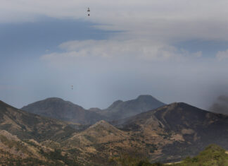 Preocupación natural: La Montaña Palentina vive con incertidumbre el cambiante incendio de Resoba