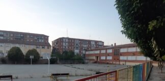 Vista general del patio del colegio Ave María de la capital, donde se ubicará la estructura para proteger a los alumnos. / Óscar Herrero