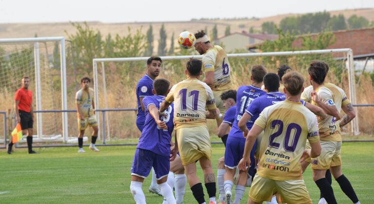 Becerril - Palencia Cristo Atl&eacute;tico, Copa Diputaci&oacute;n 2025. Fotograf&iacute;a, Julio Robles