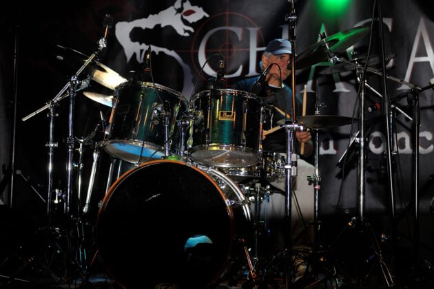 Carlos Castro, bateria