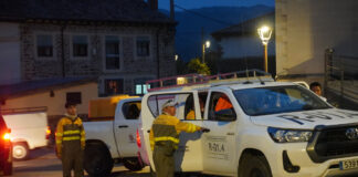 Dispositivo en San Salvador de Cantamuda listo para reforzar el frente de la Abadía de Lebanza. Aida Acitores