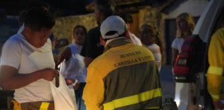 Dispositivo en San Salvador de Cantamuda listo para reforzar el frente de la Abadía de Lebanza. Aida Acitores