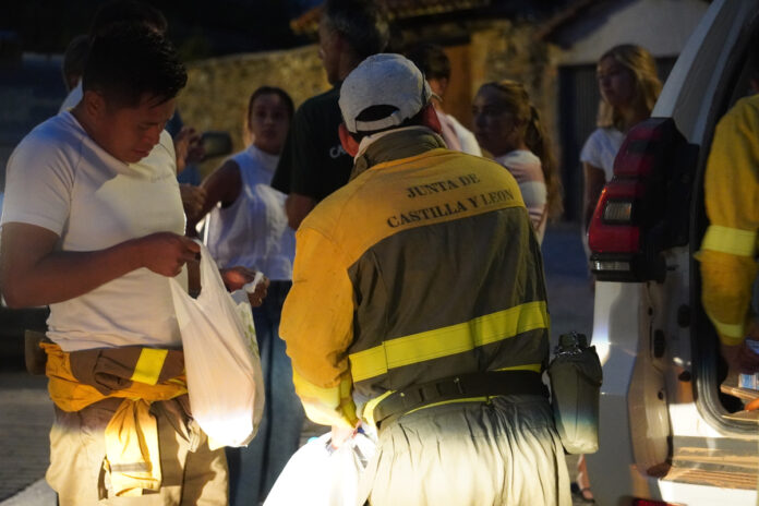 Dispositivo en San Salvador de Cantamuda listo para reforzar el frente de la Abadía de Lebanza3 Dispositivo en San Salvador de Cantamuda listo para reforzar el frente de la Abadía de Lebanza. Aida Acitores