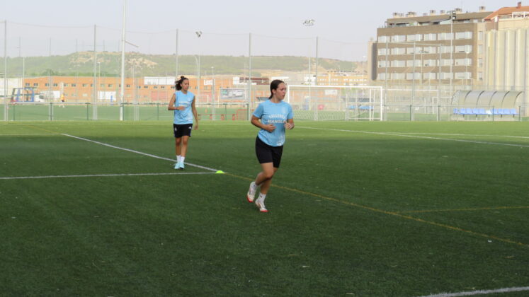 El Palencia F&uacute;tbol Femenino en su primer entrenamiento de pretemporada 2025-26. Fotograf&iacute;a: Palencia en la Red
