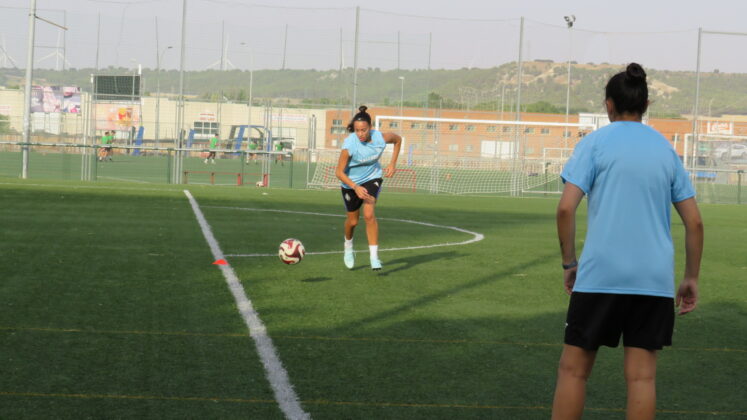 El Palencia F&uacute;tbol Femenino en su primer entrenamiento de pretemporada 2025-26. Fotograf&iacute;a: Palencia en la Red
