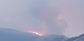 Imagen del incendio en el entorno de Resoba esta mañana. Fuente: Ayto. Cervera de Pisuerga