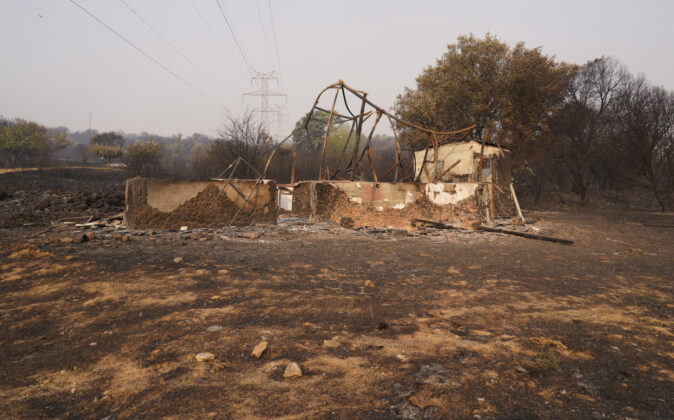 Incendio en Las M&eacute;dulas (Le&oacute;n). Fotograf&iacute;a: C&eacute;sar Hornija (ICAL)