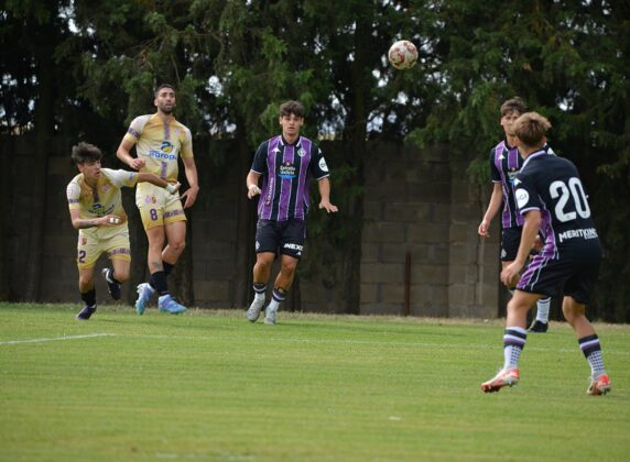 Palencia Cristo Atl&eacute;tico contra Real Valladolid 'B'. Fotograf&iacute;a: Julio Robles