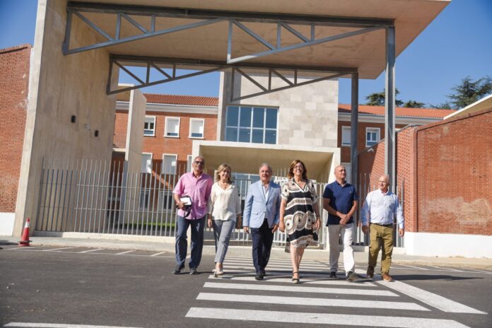 Visita reforma Escuela Enfermería